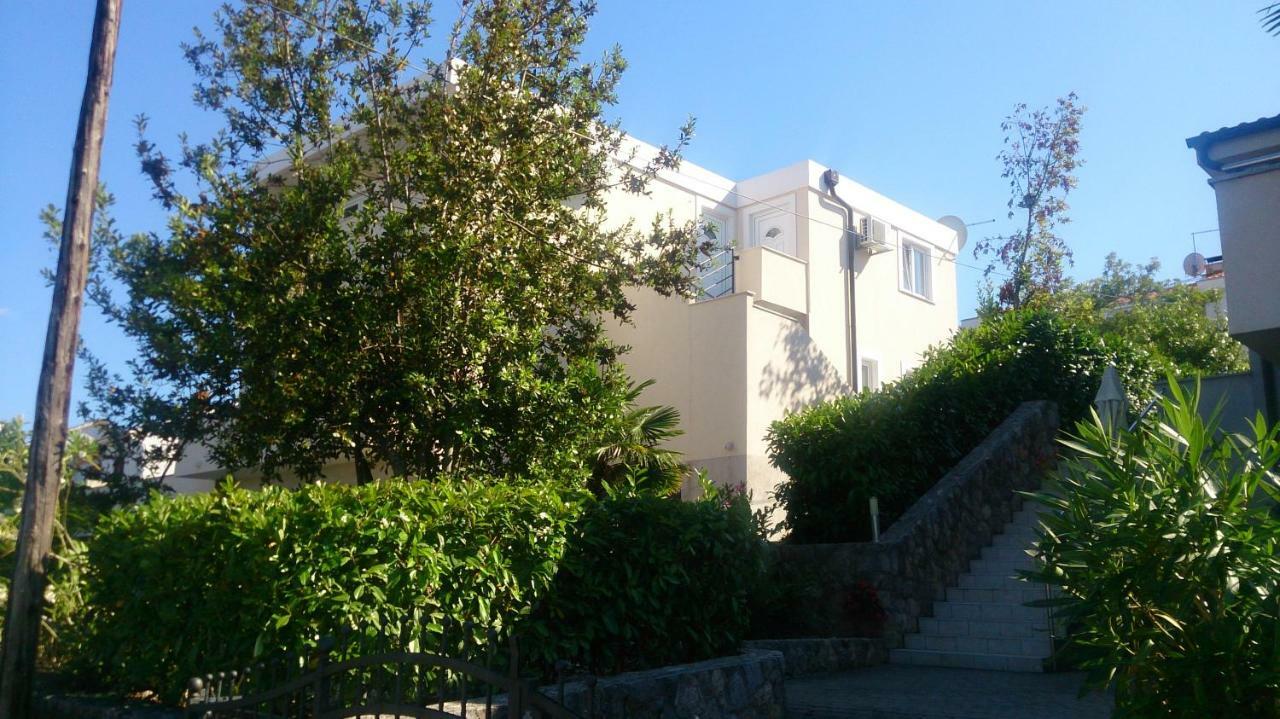 Apartments Dora Vantacici Exterior foto